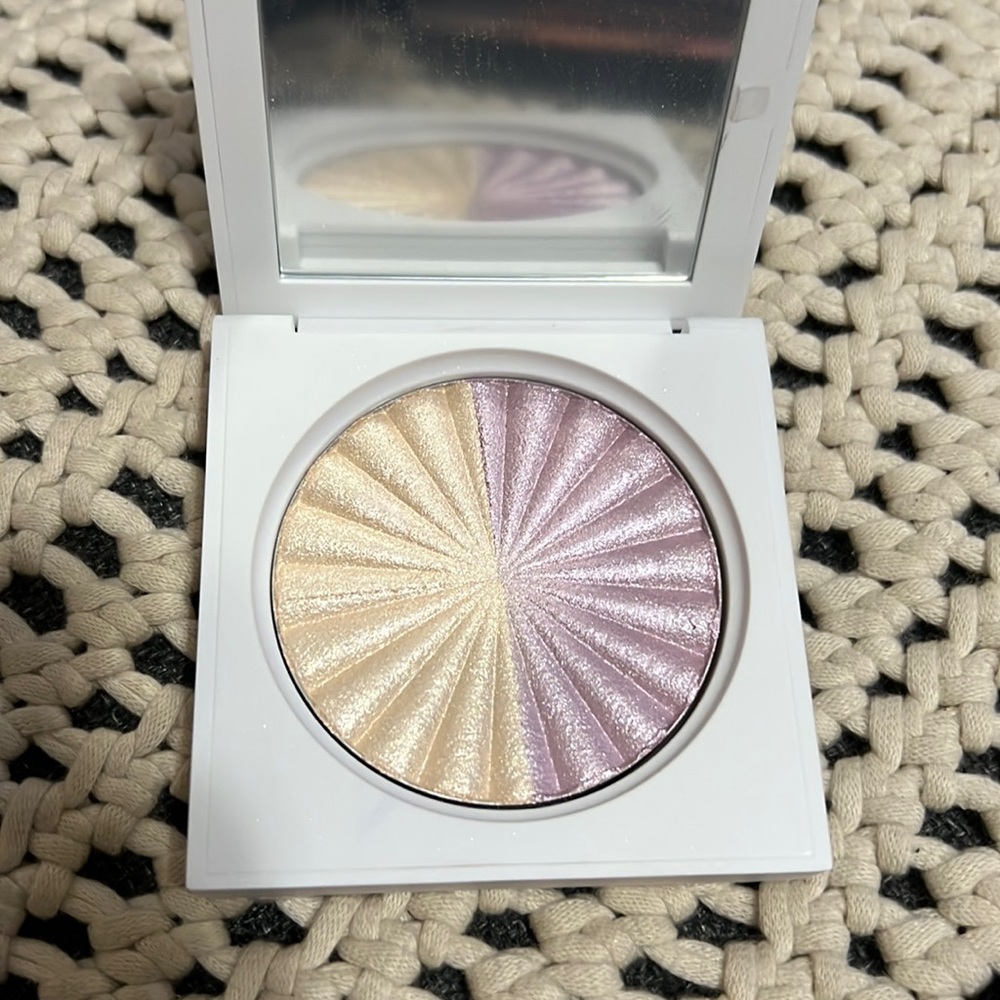 Ofra Highlighter in Retrograde